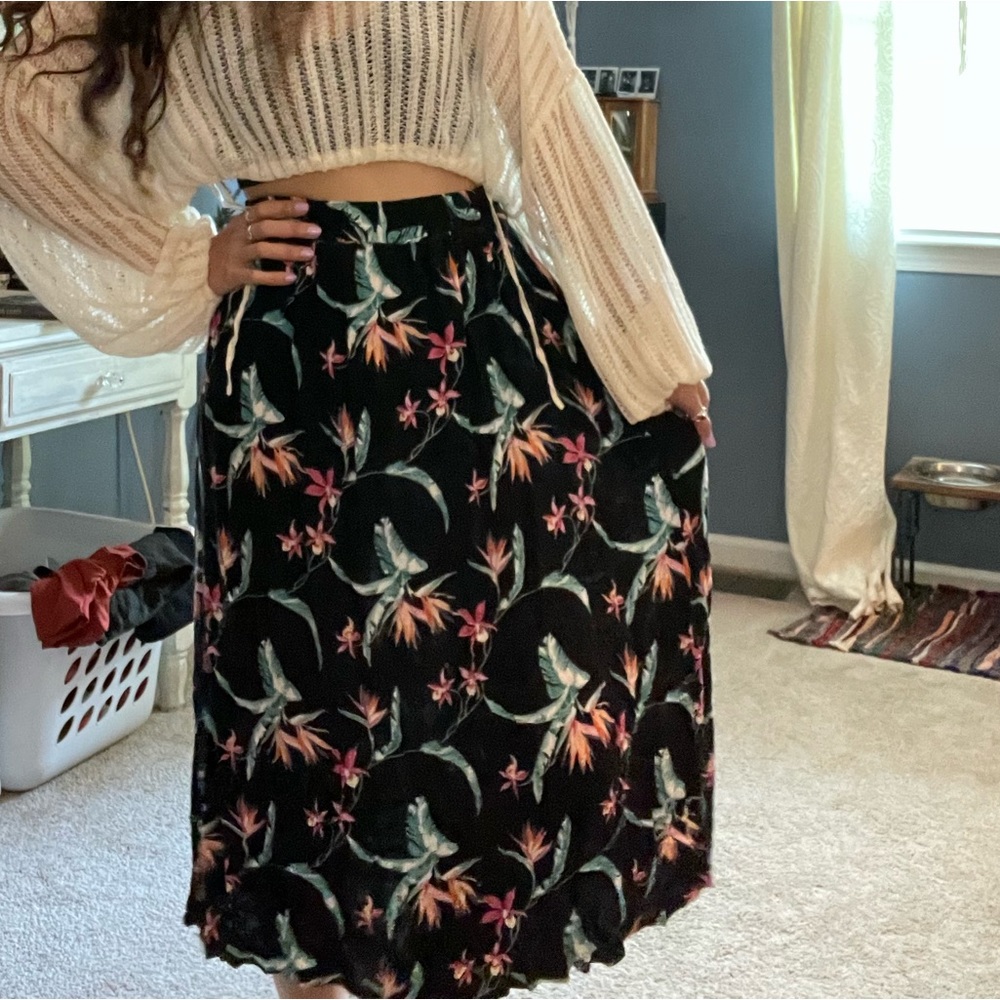 Vintage midi skirt with tropical floral pattern